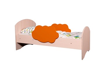 Детская кровать с бортиками Тучка, корпус Дуб млечный, фасад Оранжевый в Шадринске