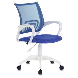 Компьютерное кресло Brabix Fly MG-396W (с подлокотниками, пластик белый, сетка, темно-синее с рисунком "Space") 532405 в Шадринске