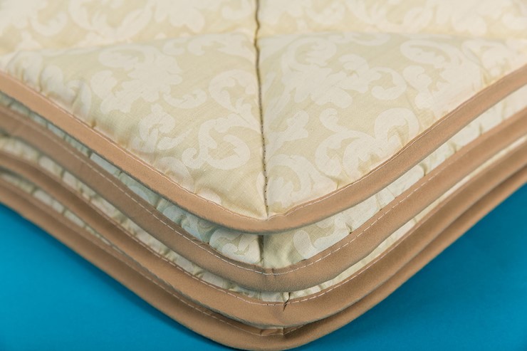 Одеяло всесезонное полутороспальное Шерсть & Хлопок в Шадринске - изображение 1